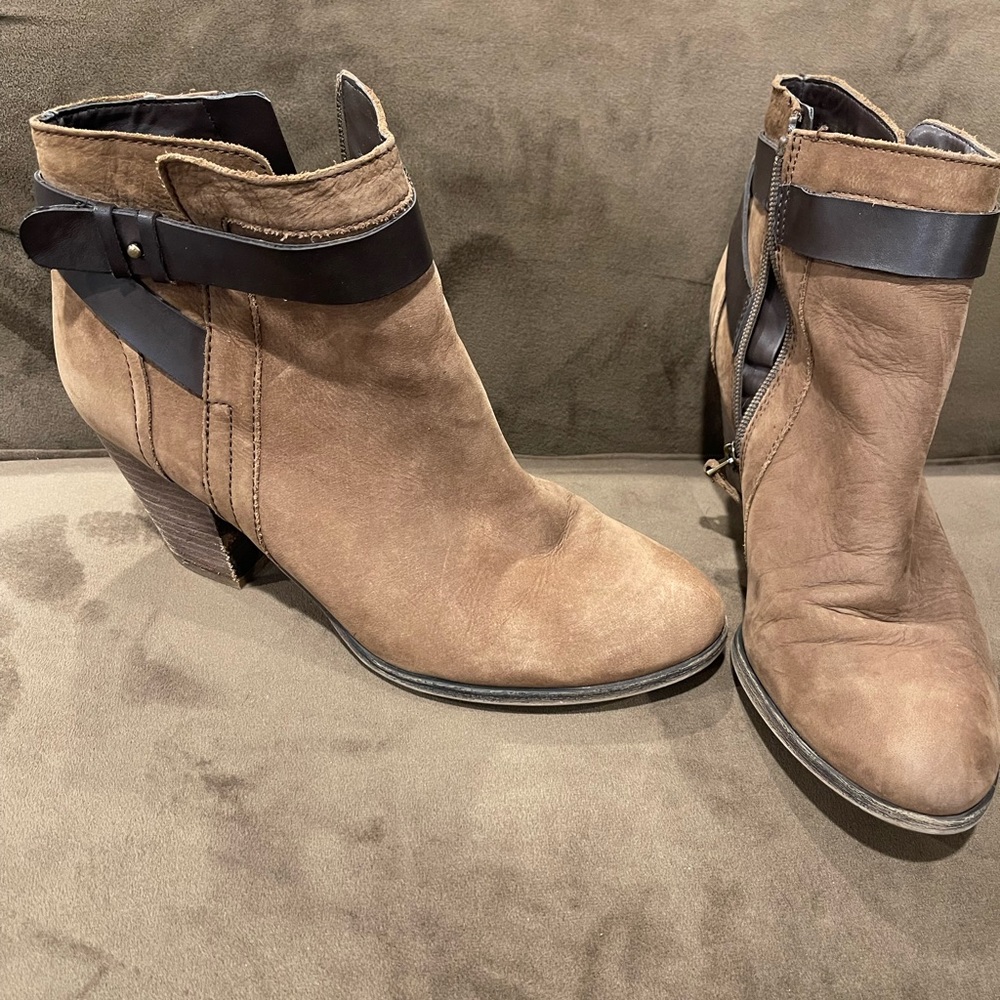 Franco Sarto Leather Ankle Booties Size 9.5 Tan Zip Block Heel Shoes